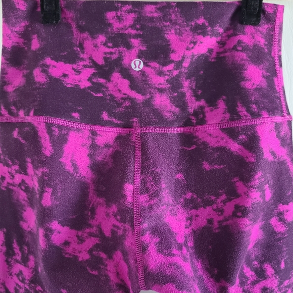 Lululemon magenta & black crop wunder under sz 6 - Picture 7 of 16